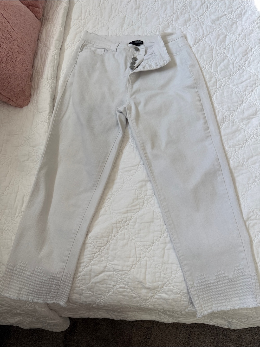 White High-Waist Textured Hem Jeans